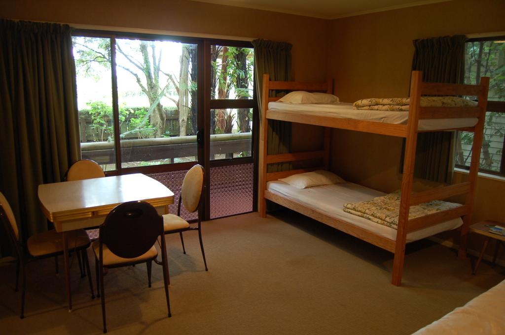 Wheatly Downs Farmstay And Backpackers Hawera Eksteriør billede